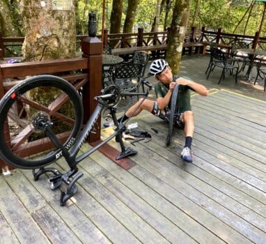 外騎爆胎怎麼辦？實用又不廢話的公路車隨身工具指南