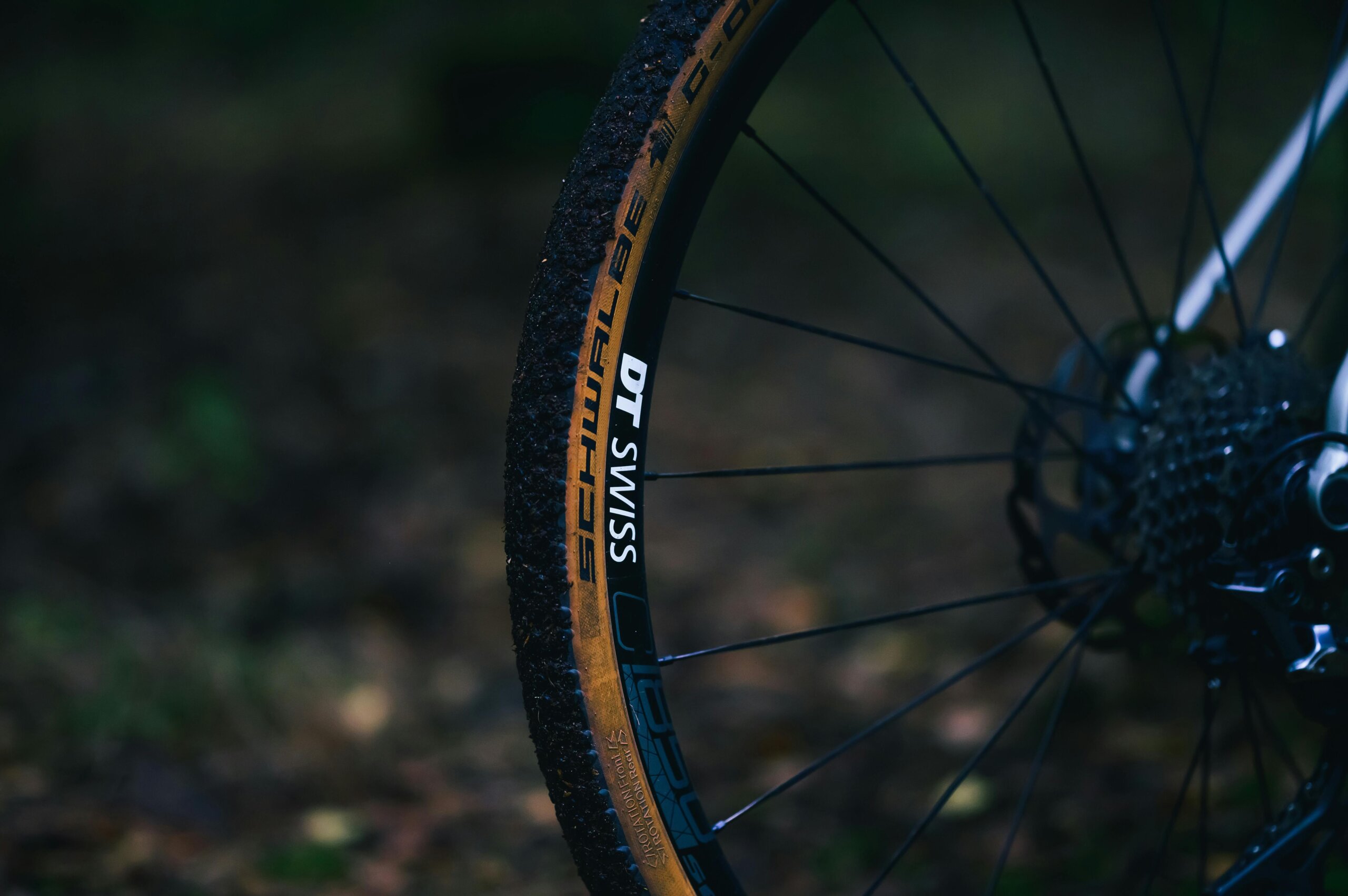 單車界的銷魂「嗒嗒聲」到底哪來的？解密 DT Swiss 的心臟：Star Ratchet 行星棘輪系統