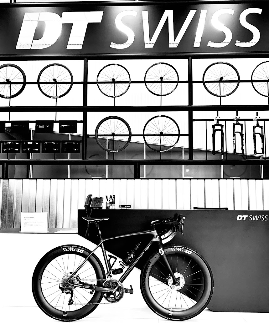 從瑞士小鎮到鐵人世界冠軍：DT Swiss 輪組到底在神什麼？一篇文搞懂性能狂的最愛
