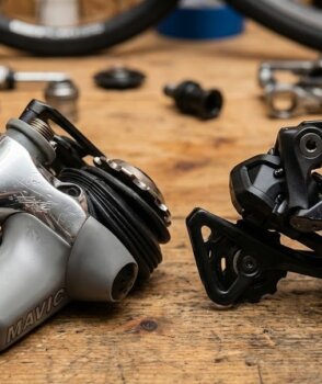 別再以為 Shimano 是電變始祖！帶你認識領先時代 20 年的法國黑科技：Mavic Zap 與它的電子夢